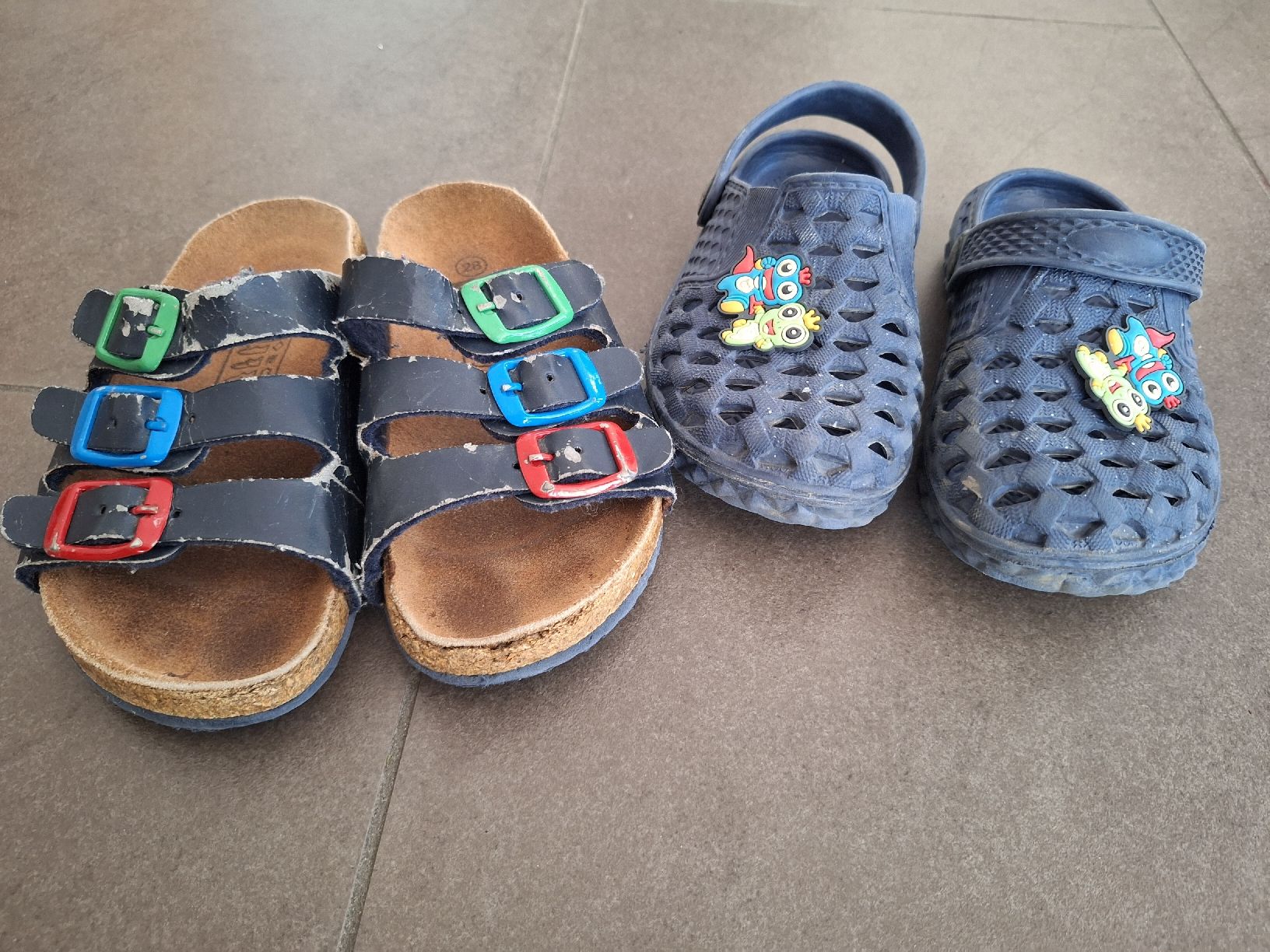 Schuhe für Jungen: 2x Sommerschuhe Gr. 28, Clogs & Sandalen – Gebraucht aus Brugg AG von ahauserd
