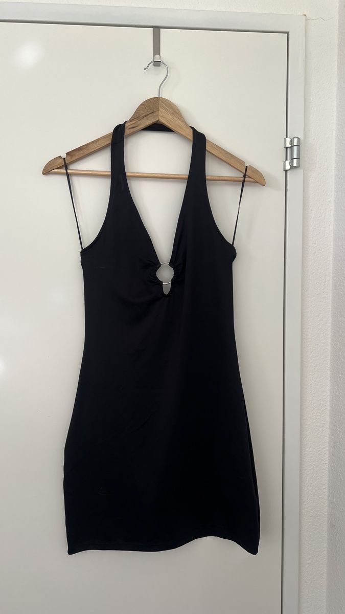 H&M Kleider: H&M Schwarzes Kleid – Gebraucht aus Wermatswil von Jara.a.s