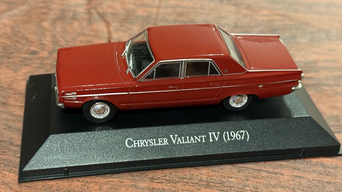 Chrysler Modellini d'auto: Chrysler Valiant IV Modellauto 1967 – Usato da Basel venduto da Zomeg 2