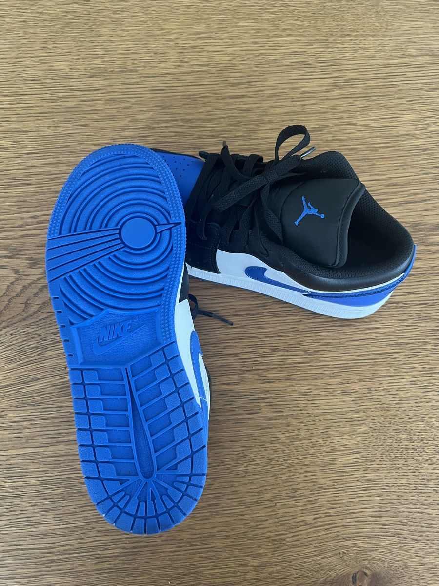 Schuhe für Jungen: Nike Jordan 1 low – Neu (gemäss Beschreibung) aus Ennetbürgen von  3
