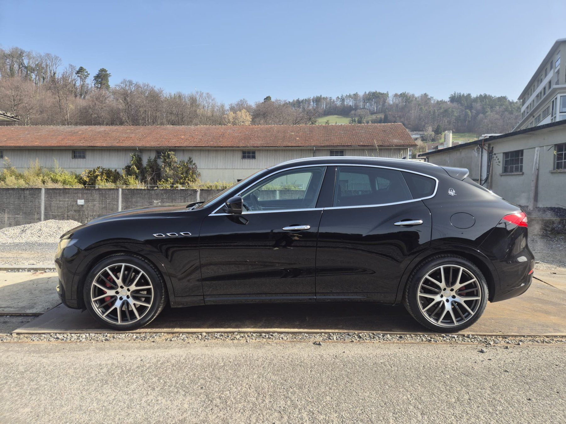 Maserati Autos: MASERATI Levante S 430PS – D'occasion à Boll par loeJ 1