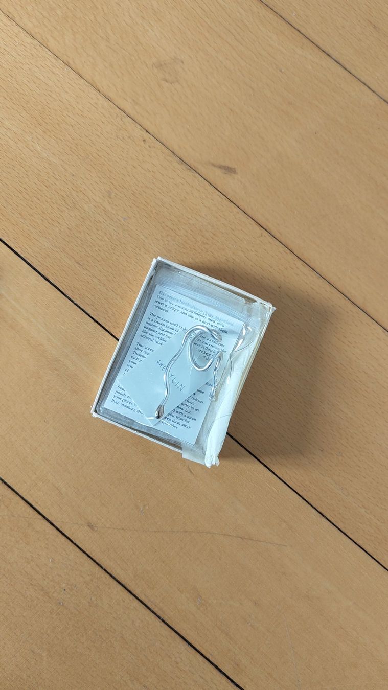 Ohrringe & -stecker: Ear Cuff Sherilyn Birth – Neu und originalverpackt aus Lausanne von clog 1