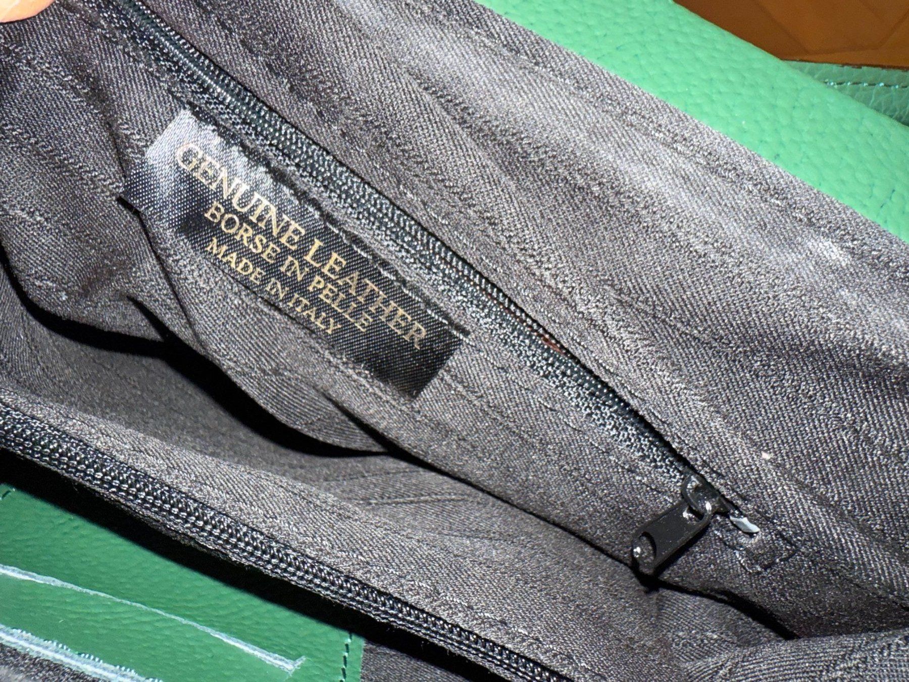 Borse da donna: Sac en cuir vert – Nuovo e nell'imballaggio originale da Le Locle venduto da tchanatakoua 5