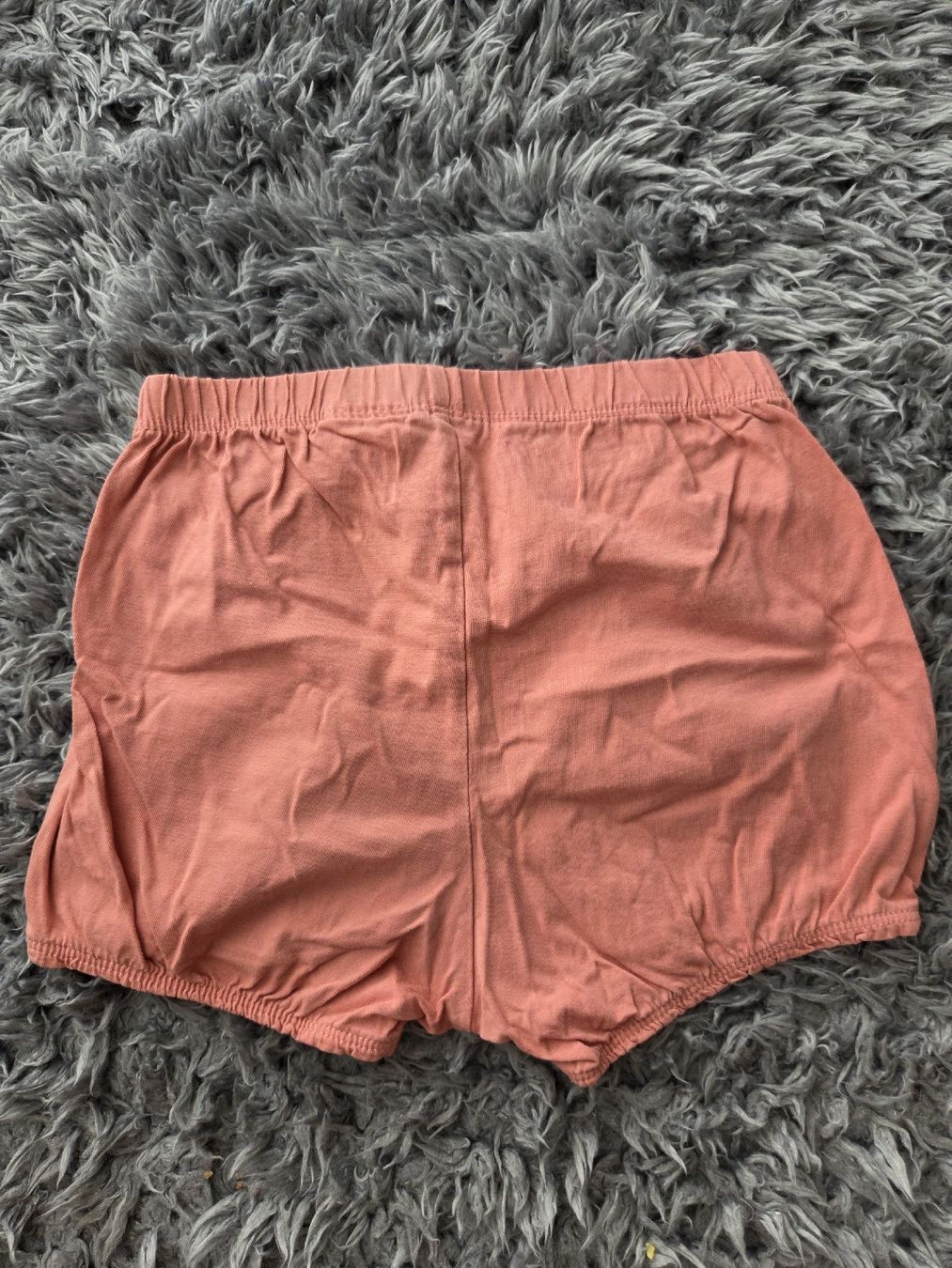 H&M Pantaloni: H&M Shorts Koralle Grösse 98 – Usato da Hüntwangen venduto da ManuM2014 1
