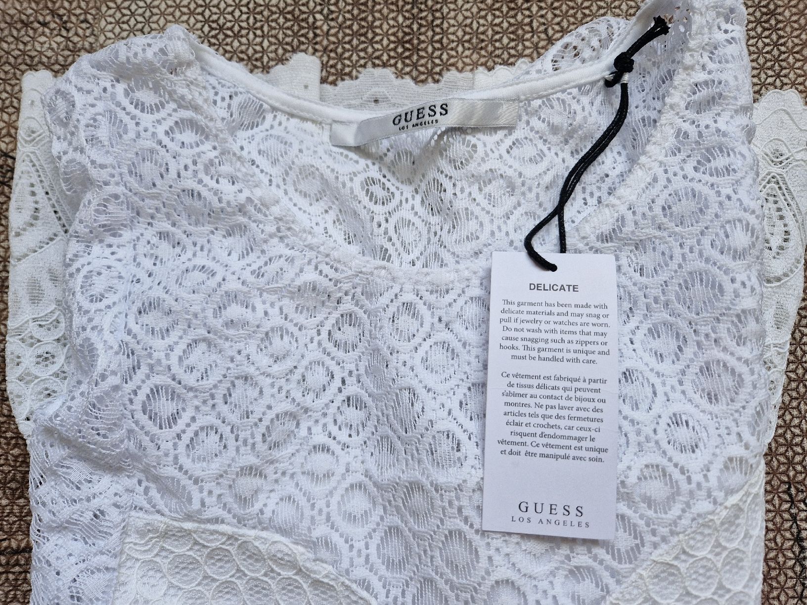 Guess Camicette: Oberteil von Guess Neu – Usato da Triengen venduto da KittyKat6 1