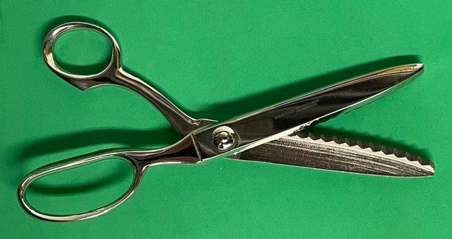 Alle Werkzeuge: Zackenschere Mundial – Gebraucht aus Oberrieden von Ket25 1