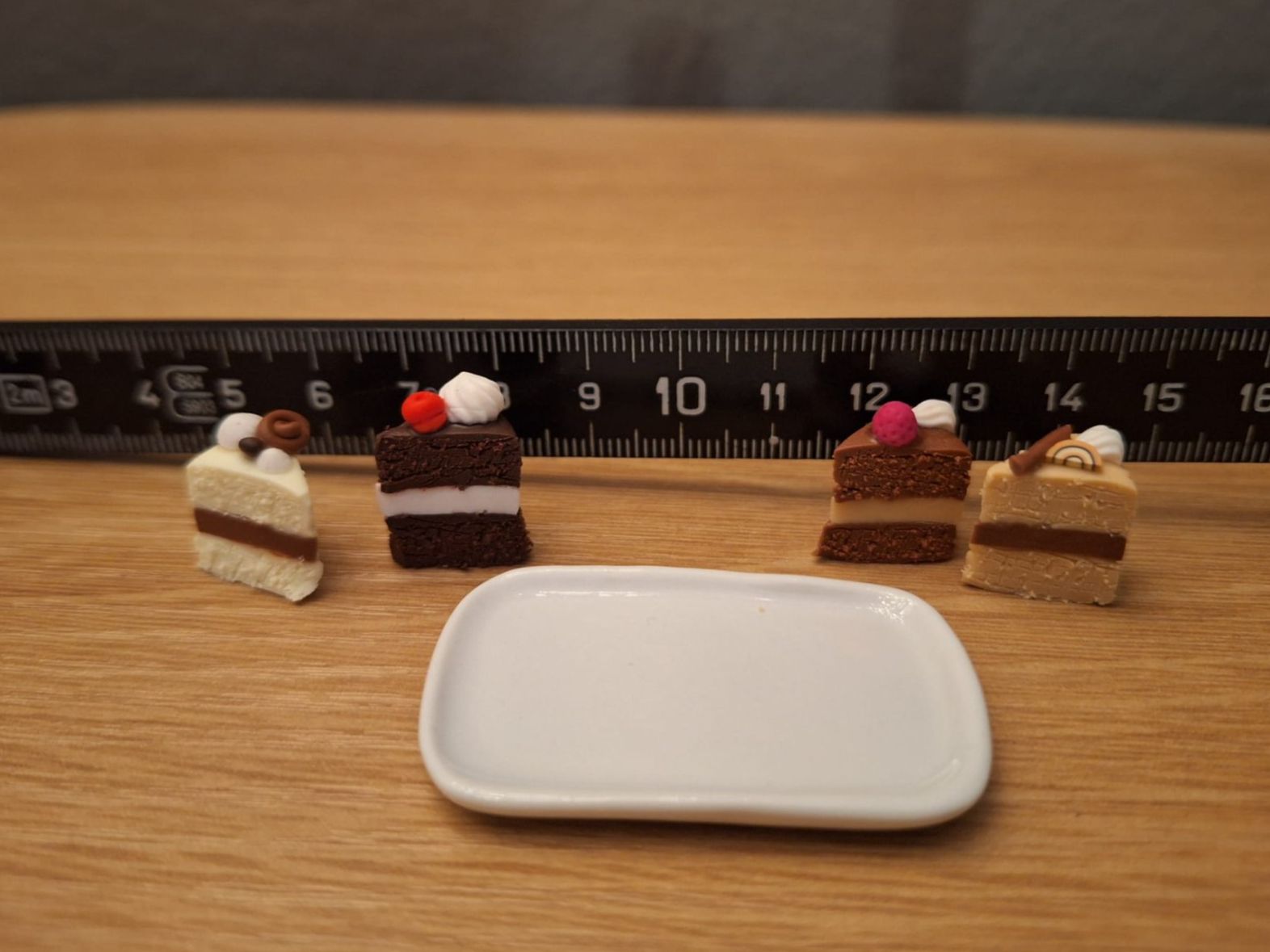 Case e mobili per bambole: Handmade Tortenstücke – Nuovo (secondo la descrizione) da Zürich venduto da HandmadeTinyFood 2