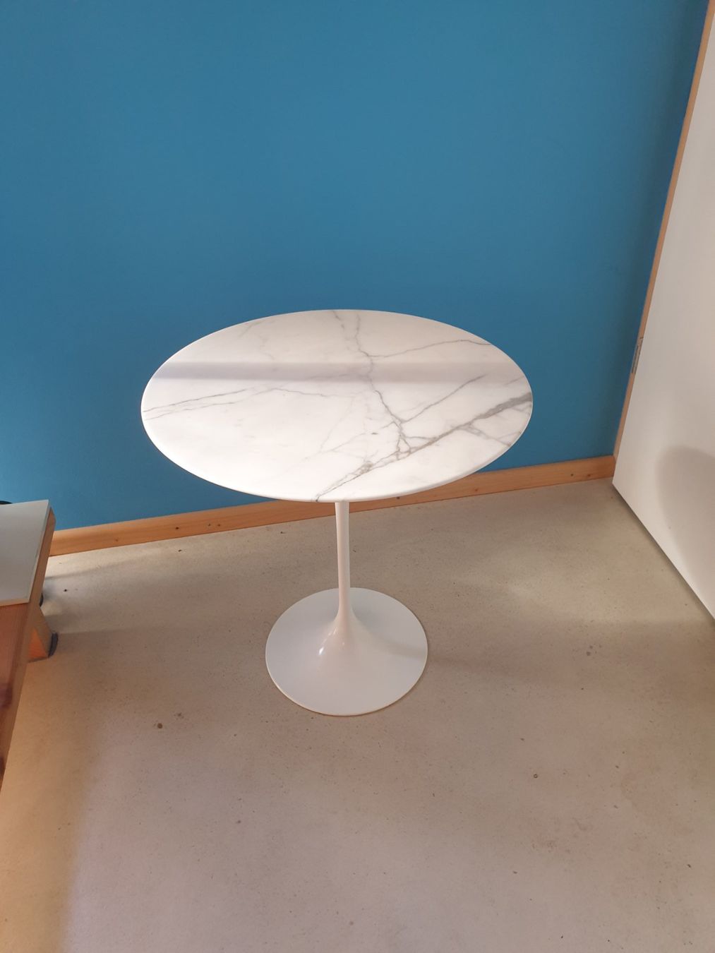 Knoll Tavoli: Marmor Sidetable Saarinen Knoll Studio – Usato da rebstein venduto da spacy73 3