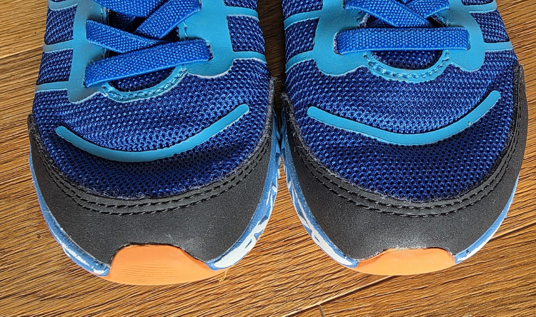 Dosenbach Scarpe per ragazzi: Kinder Turnschuhe Vty Grösse 32. – Nuovo (secondo la descrizione) da Zell LU venduto da claro62 3