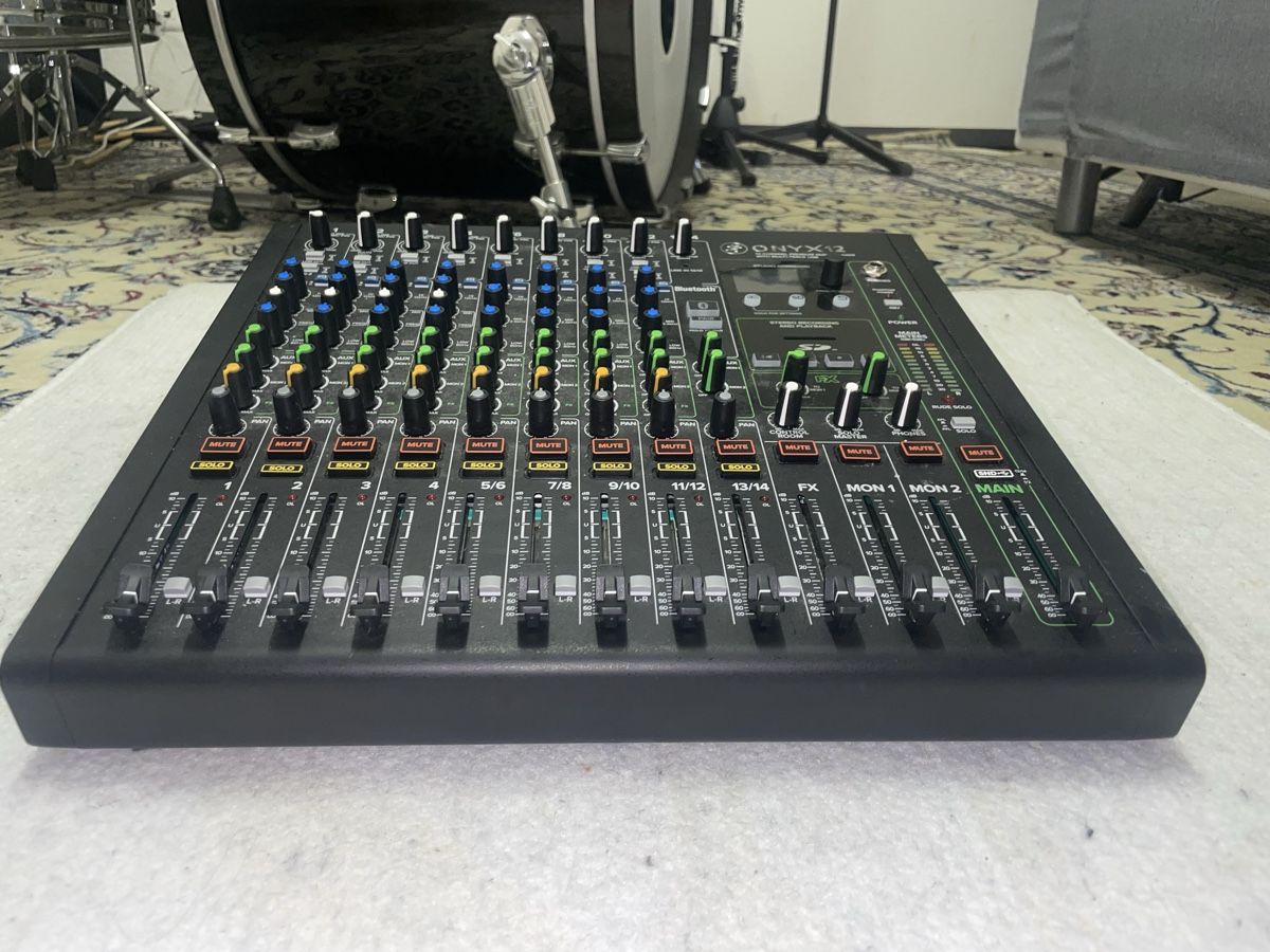 Mackie Console di mixaggio: Mackie Onyx 12 – Nuovo (secondo la descrizione) da Einsiedeln venduto da andrg3 1
