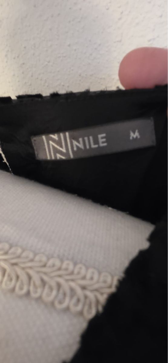 Nile Vestiti: Nile schwarzes Samtkleid mit Paisley Muster, Grösse M – Usato da St. Gallen venduto da mania03 3