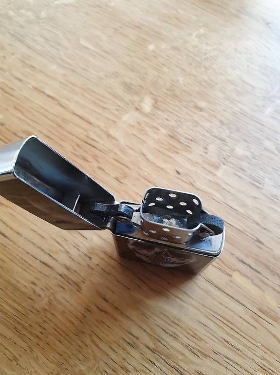 Briquets: Zippo Feuerzeug 1 – D'occasion à Rickenbach LU par trucker.s 1