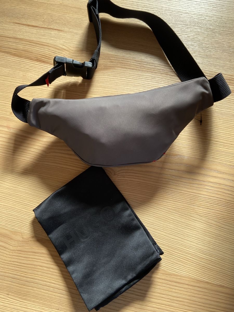 Hugo Boss Borse: Nuovo marsupio Hugo Boss – Nuovo e nell'imballaggio originale da Davesco-Soragno venduto da dvf_7h6d 2