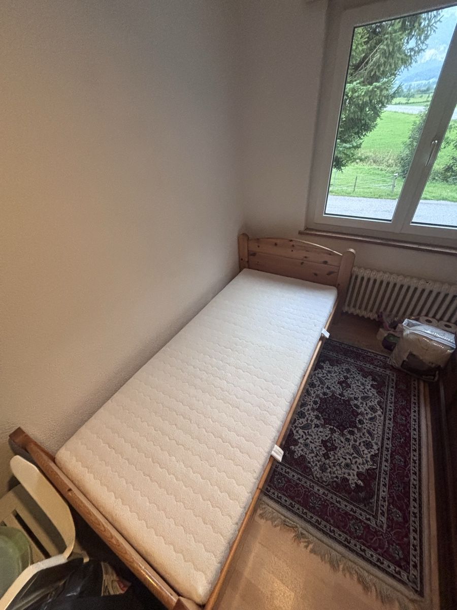 Letti: Bett mit Lattenrost und Matratze – Usato da Schänis venduto da davisbrck