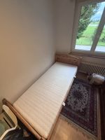 Bett mit Lattenrost und Matratze