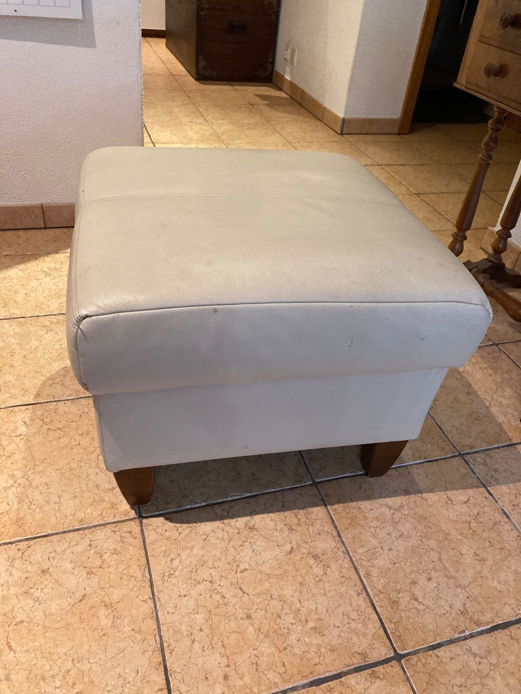 Sgabelli: Hocker Leder , stabil – Usato da Grasswil venduto da Maria054