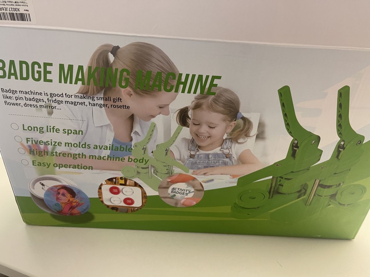 Spielzeuge: Button Making Machine – Gebraucht aus Winterthur von ser_58kz