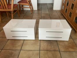 2 Nachttische weiss Schubladen guter Zustand!