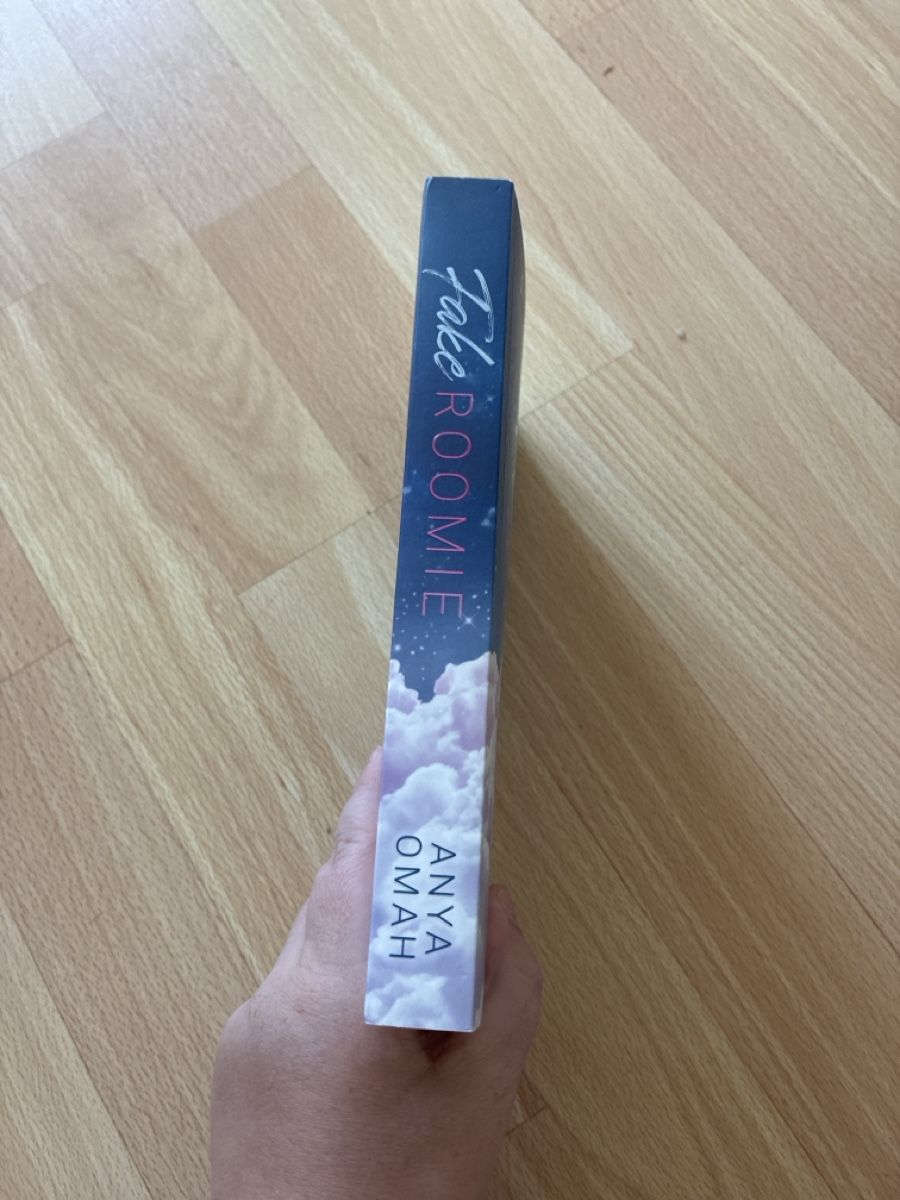 Livres: Fake Roomie – Neuf avec emballage d'origine à Mels par joe_lin572 4