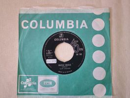 Cliff Richard Single – Angel / Razzle Dazzle