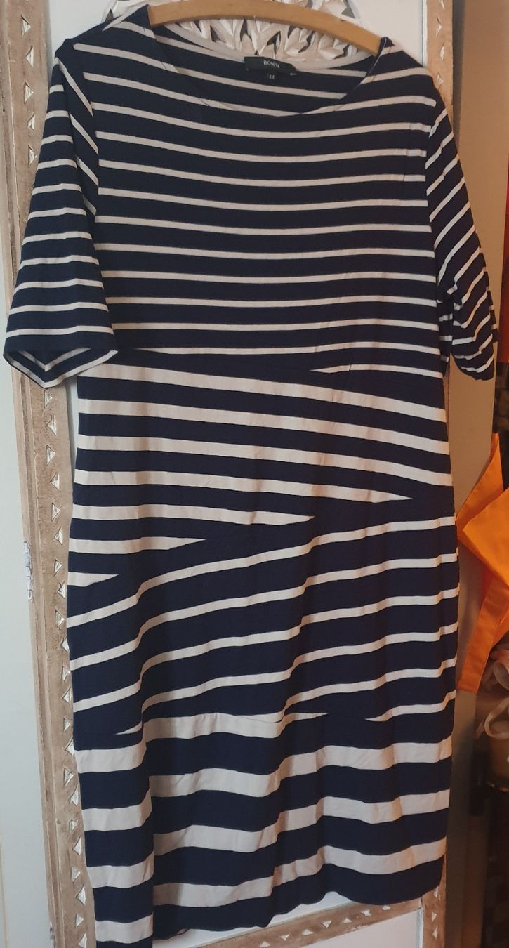 Bonita Vestiti: Bonita schänes Kleid Gr. 44 – Nuovo (secondo la descrizione) da Frenkendorf venduto da Moon111