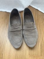 Greige Wildleder Loafers von Benci Brothers 39.5