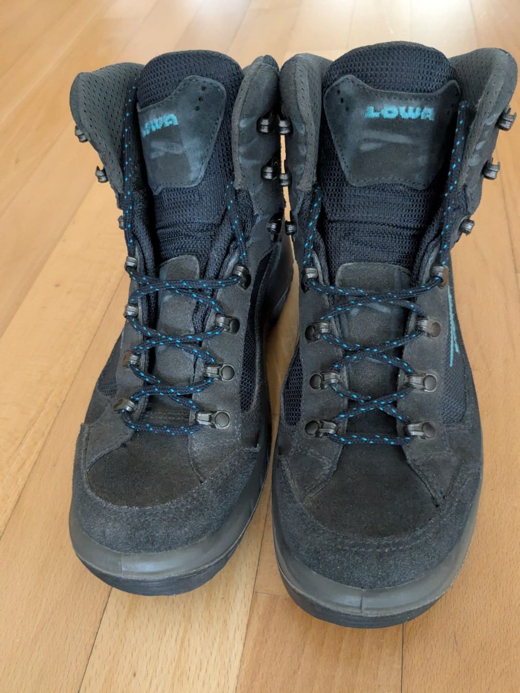 Lowa Scarpe da donna: Wanderschuhe Lowa Gr 39 – Usato da Arni AG venduto da Simvet 1