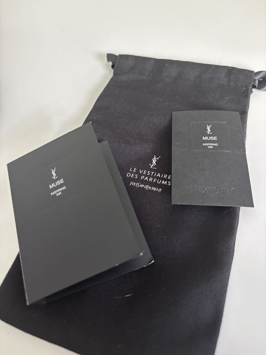 Saint Laurent Profumi & Eau de Toilette: YSL pochette coton et Muse 2ml – Nuovo e nell'imballaggio originale da Lausanne venduto da SandrineJavelot