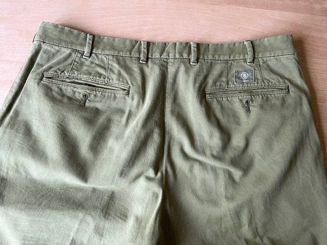 Bogner Jeans: Grüne  Sommer-Hose von Bogner, Gr. 52 – Usato da Meilen venduto da Feldmeilen 1
