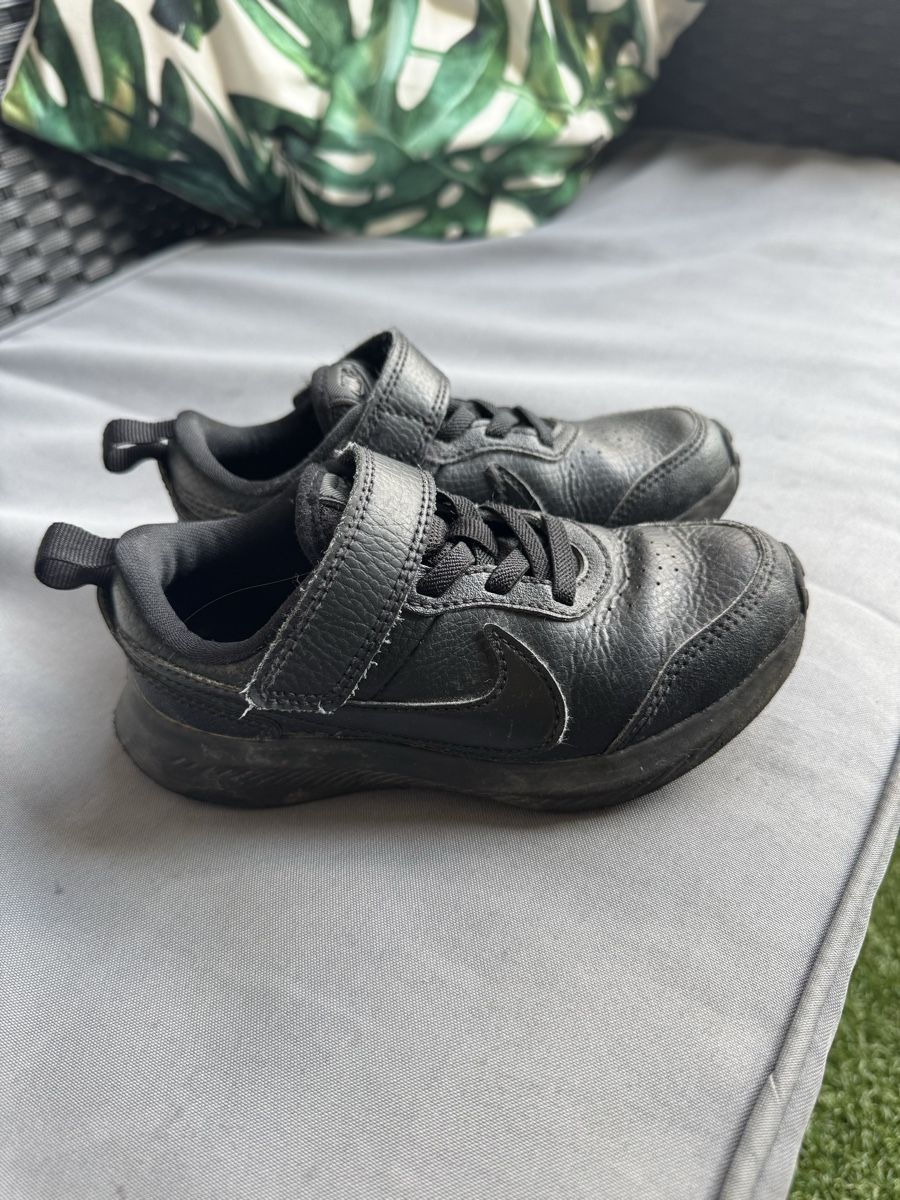 Nike Scarpe per ragazzi: Nike Turnschuhe gr 27.5 – Usato da Lufingen venduto da FilipaPCD