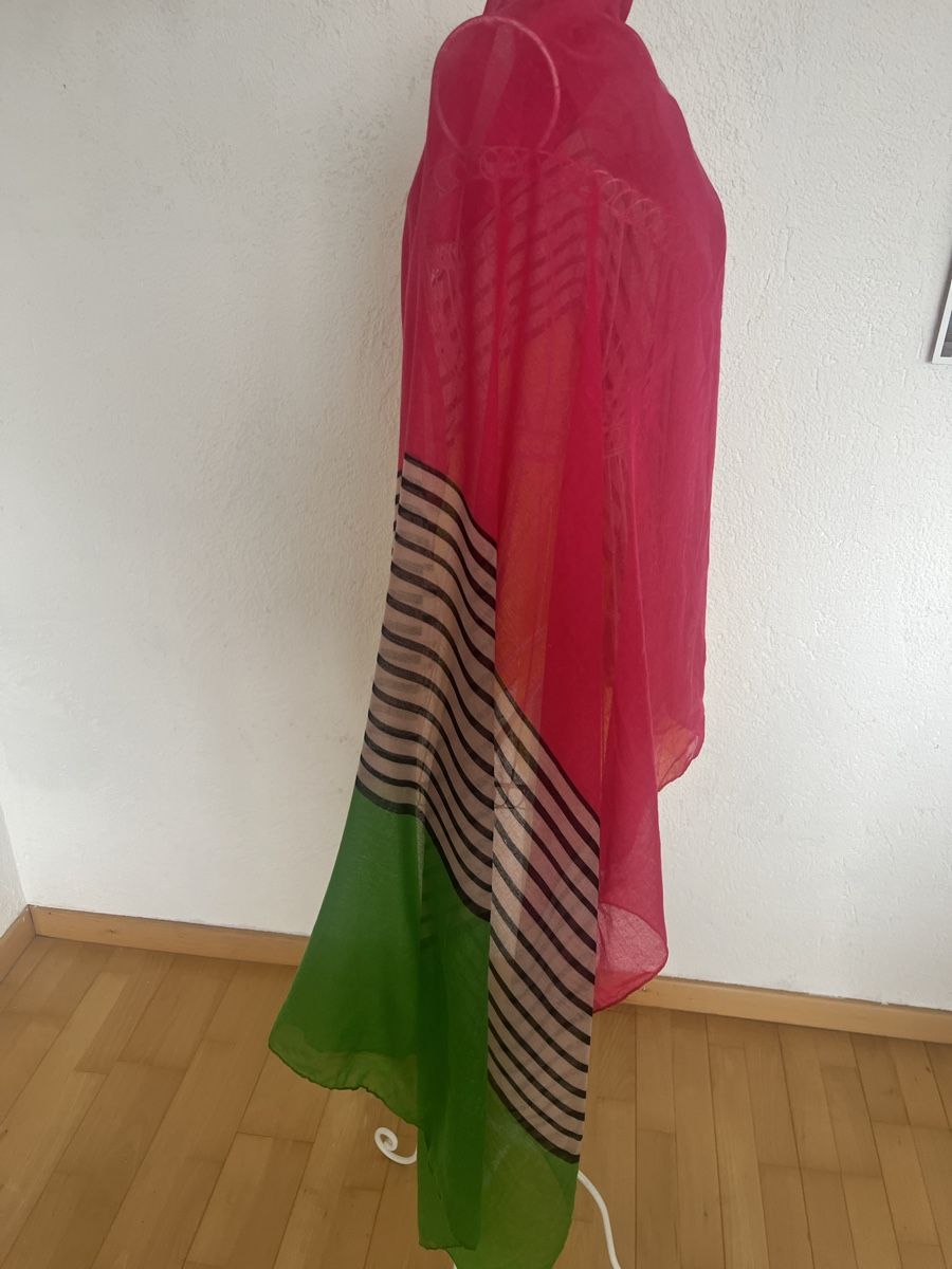 Foulard & Sciarpe: Sommer-Accessoire übers Badekleid oder als Hingucker – Usato da Rorschacherberg venduto da Artmaru 2