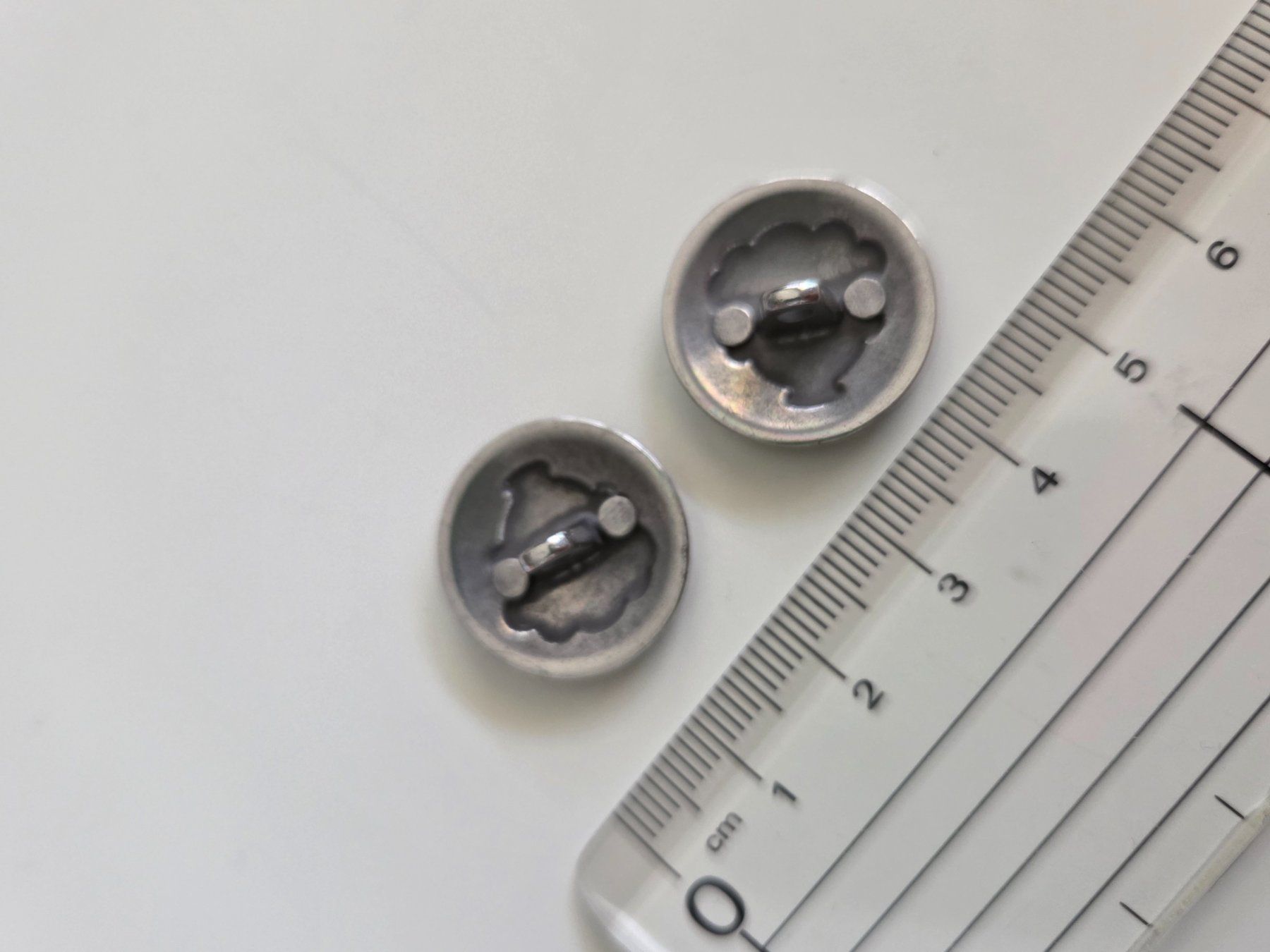 Boutons: 2 marinestil Knöpfe silbrig – D'occasion à Liestal par ITOlio 3