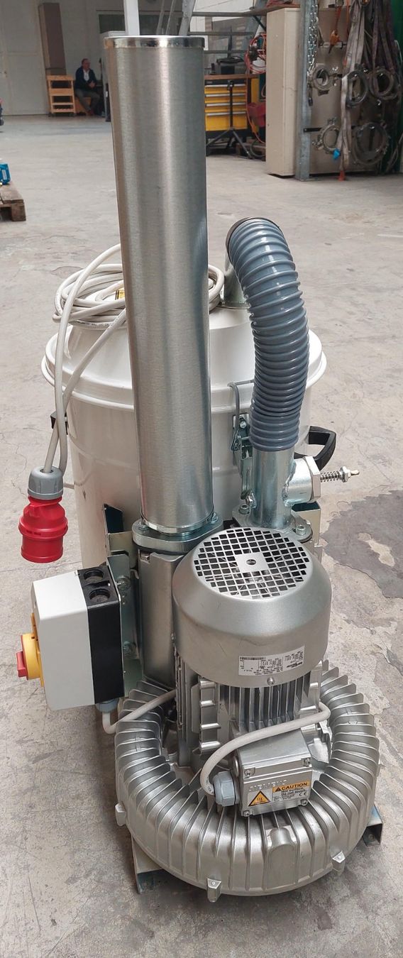 Aspirapolveri & Accessori: Nilfisk CFM Industriesauger Typ 15036 – Usato da Weite venduto da SEWEITE76 1