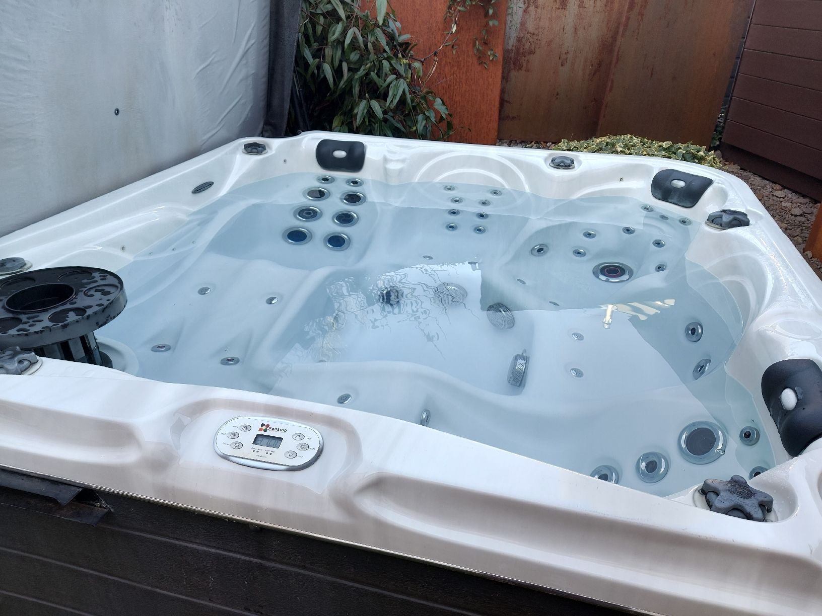 Whirlpool: Whirlpool San Diego Premium Version - Passion Spas – Gebraucht aus Breitenbach von jas_75nd 2