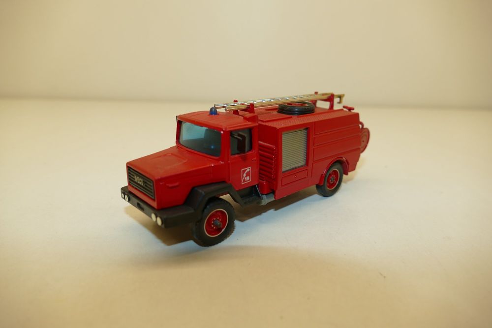 Camion De Pompiers Solido - Modèle Au Choix, Échelle Variable, Occasion