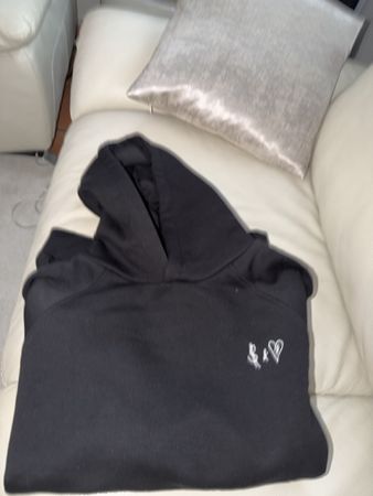 Kapuzenpullover schwarz Grösse L neuwertig