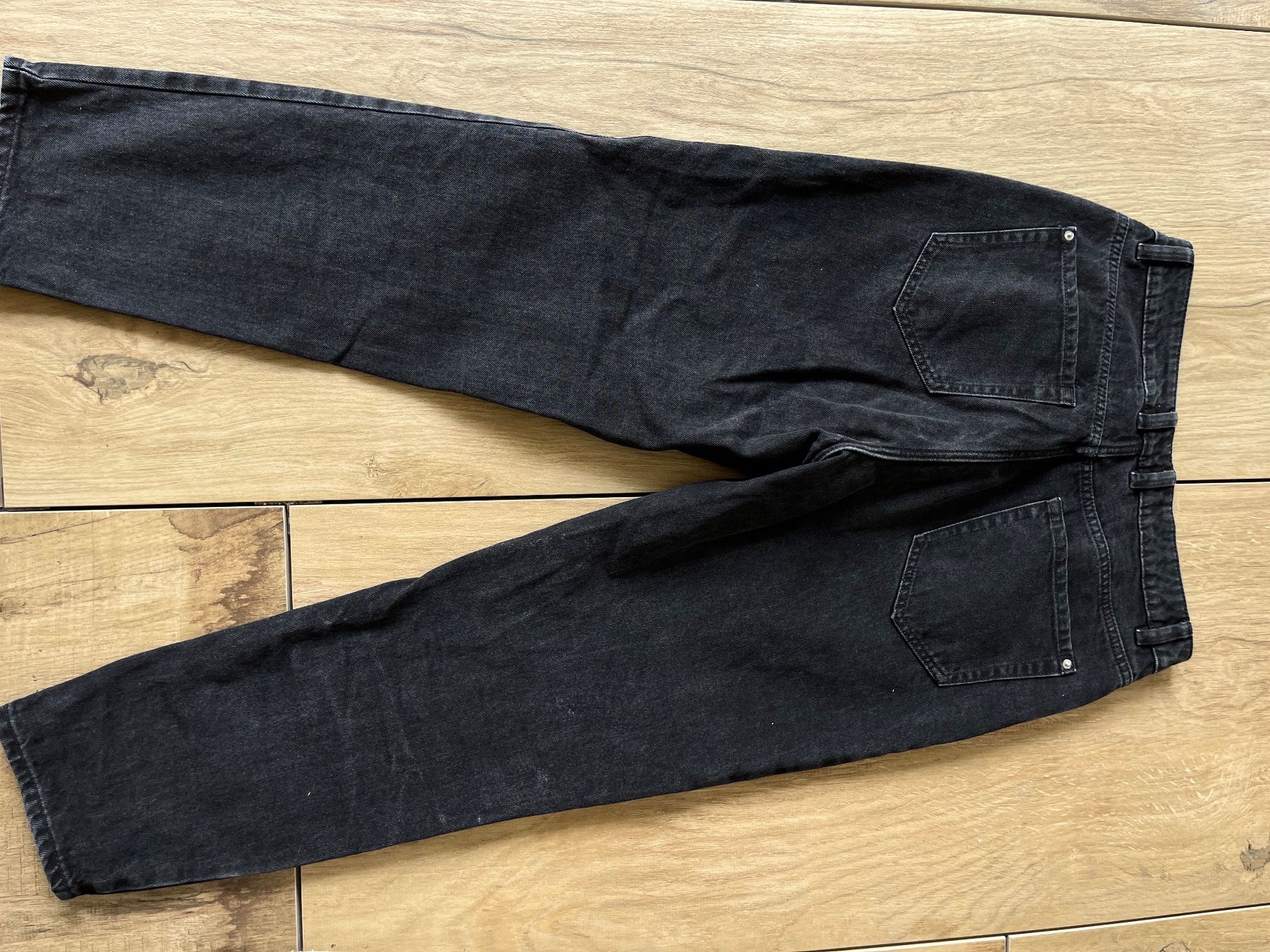 Pimkie Jeans: schwarze Jeans locker – Usato da Zuzwil SG venduto da dieschnellemichelle 1