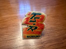 Anstecknadel Suzuki TSR Logo mehrfarbig gebraucht