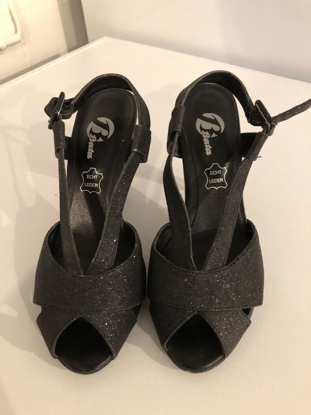 Scarpe da donna: Sandalette Gr37 – Usato da Oberwil b.Büren venduto da holzschnitzu