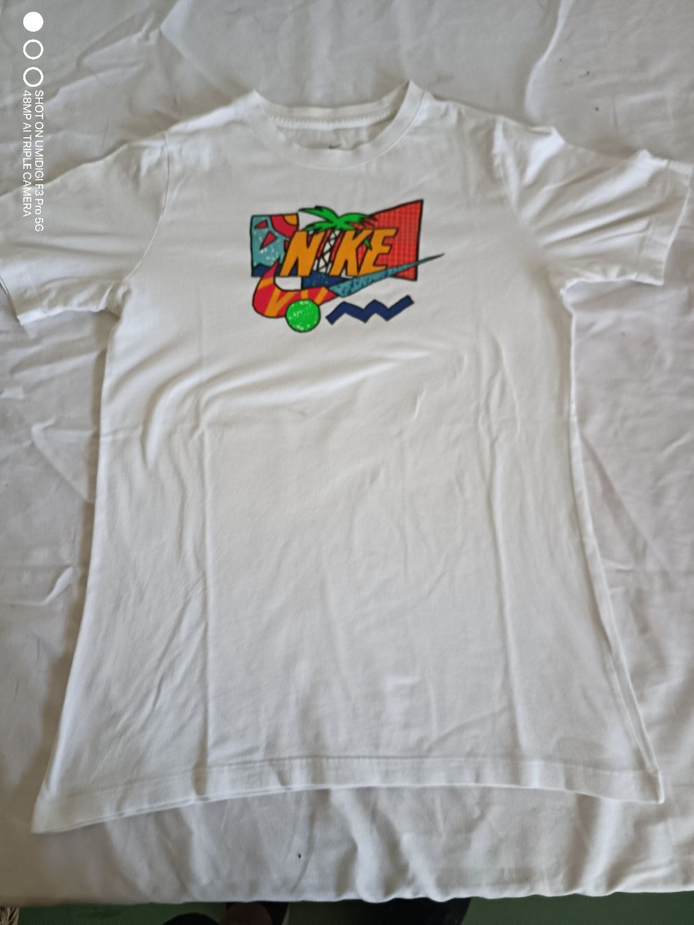 Nike T-shirt: Nike T-Shirt weiss Draw gebraucht – Usato da Aarwangen venduto da to-hirschi