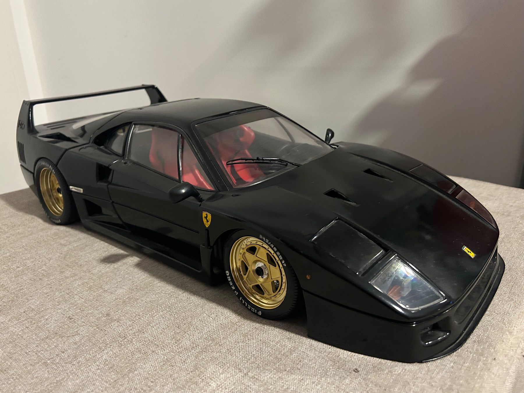 Pocher Modellautos: Ferrari F40 1:8 Pocher – Gebraucht aus Jongny von Christopher7 4