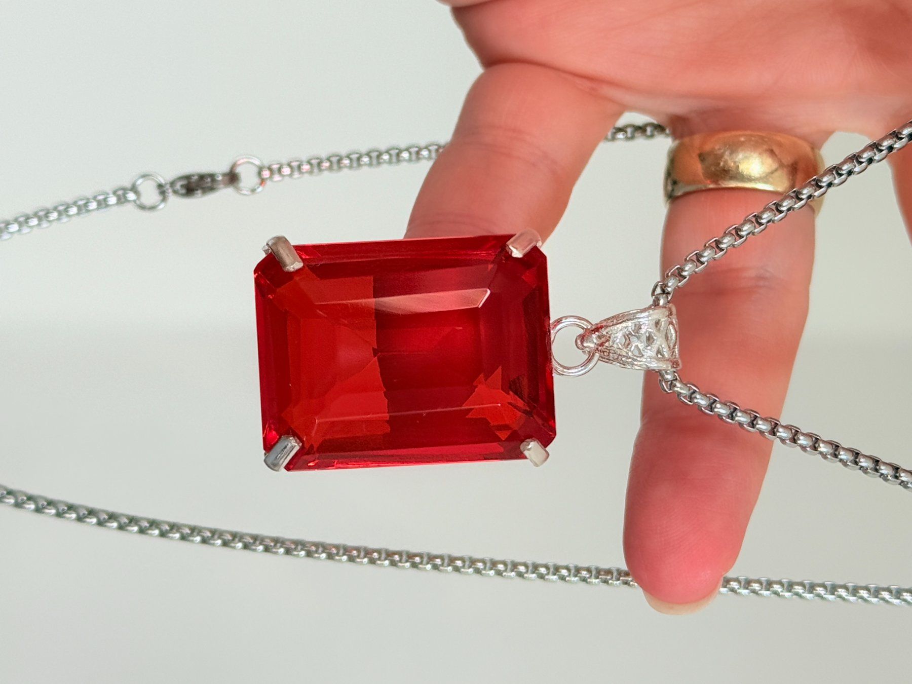 Colliers: 100 Ct Loose Gemstone Certified COLLIER – Neuf avec emballage d'origine à Genève par AWWA 7
