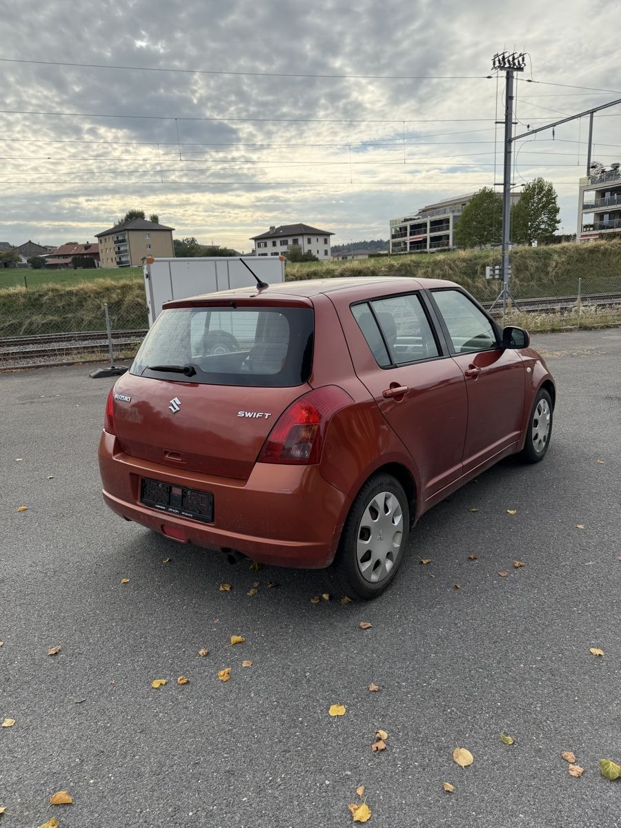Suzuki Autos: Suzuki Swift 1.3 – Defekt aus Vuisternens-Romont von Mika-L 3