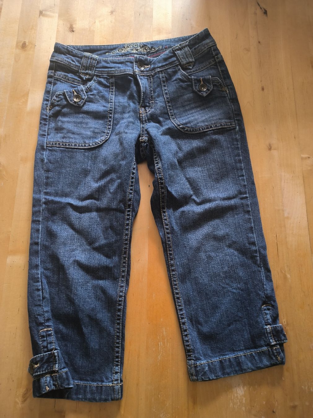 Esprit Jeans: Jeans corsaire Esprit, taille 34 – Usato da Attalens venduto da frakimir