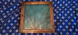 Vitrine murale en bois massif pour médailles
