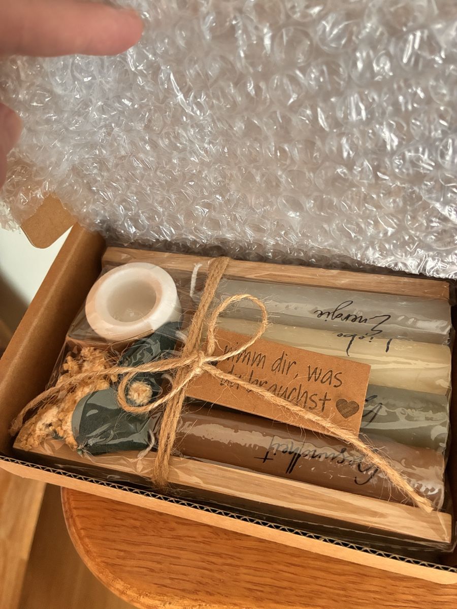 Candele:  Geschenkbox mit Kerzen neu  – Nuovo e nell'imballaggio originale da Untersiggenthal venduto da mic_ksv9 1