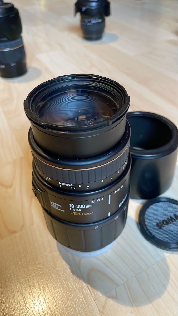 Minolta Obiettivi: Téléobjectif Sigma 70-300mm APO Macro - pour Minolta – Usato da Vuisternens-Ogoz venduto da nadia1271