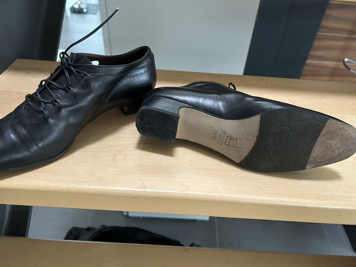 Scarpe da donna: Damen Lederschuh mit Ledersohle – Usato da Lengnau AG venduto da Yoshilein 2