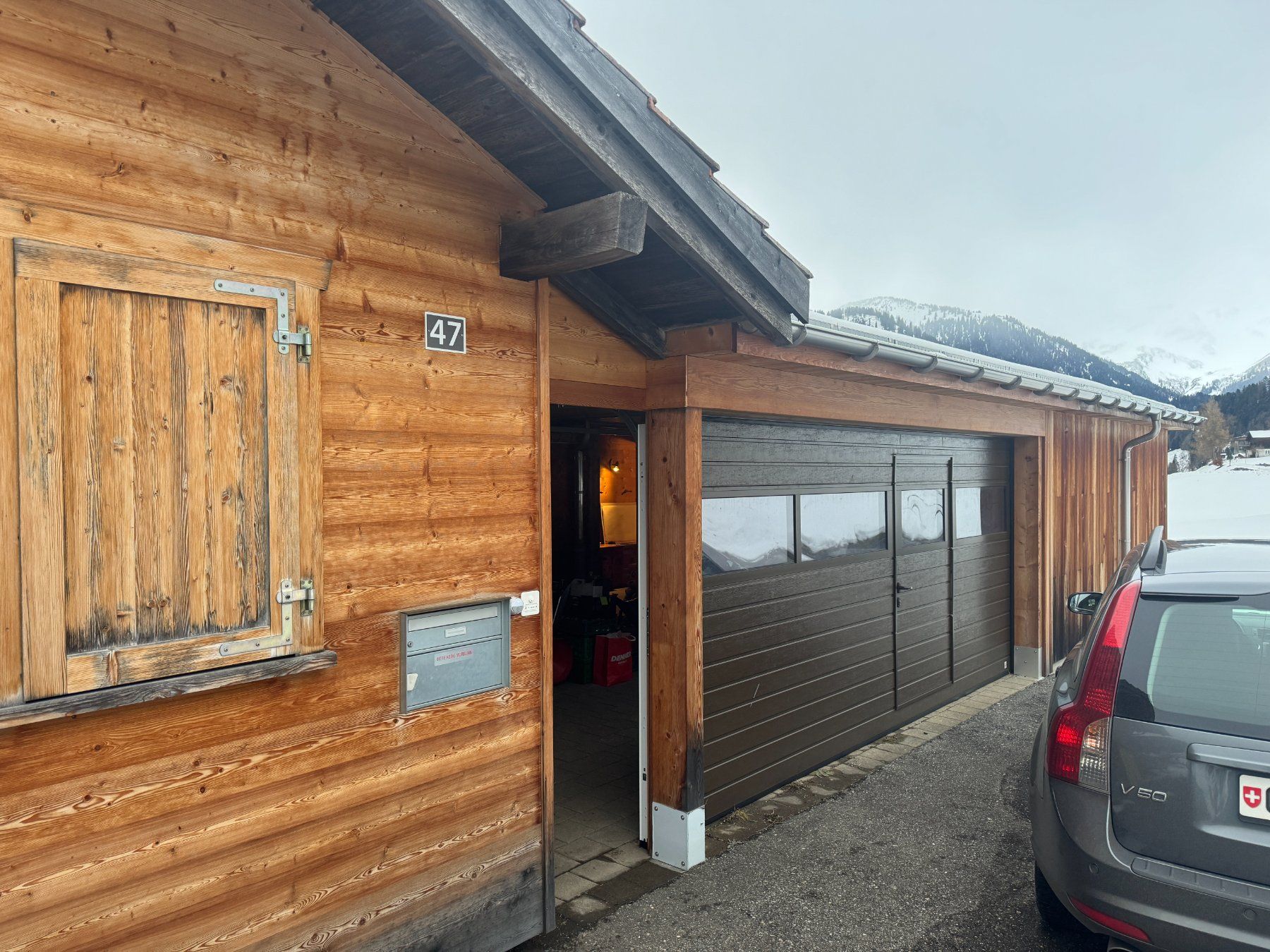 Türen: Rolltor elektrisch mit integrierter Türe und Fensterfront – Gebraucht aus Chur von Kalafi 1