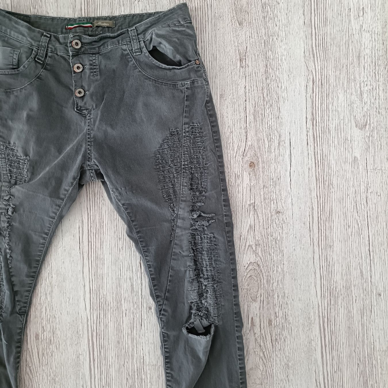 Please Jeans Jeans: Please Damen Destroyed Jeans Gr. M/40 – Gebraucht aus Näfels von CH.Kchlineknopf 1